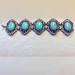 Vintage faux Turquoise & silver Chunky Bracelet.
